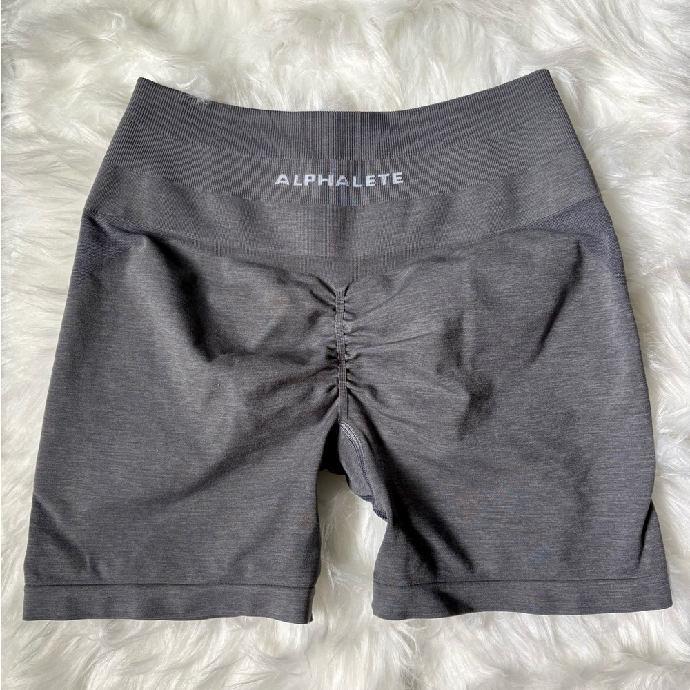 Alphalete Amplify short